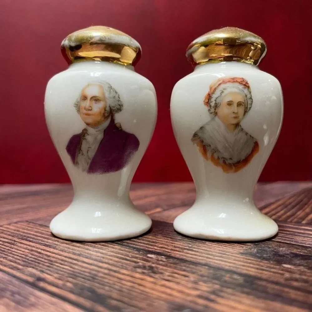 Vintage 1950s Souvenir Colonial Salt & Pepper Shakers (Set of 4) Pres.Washington